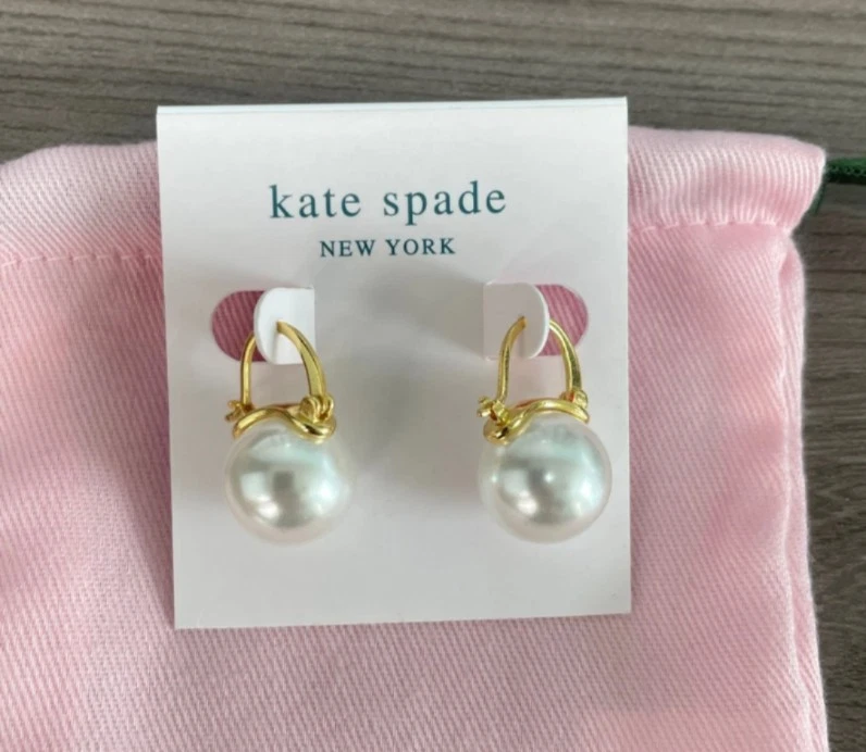 Pendientes Huggies de perlas Kate Spade Foto 1 de 2