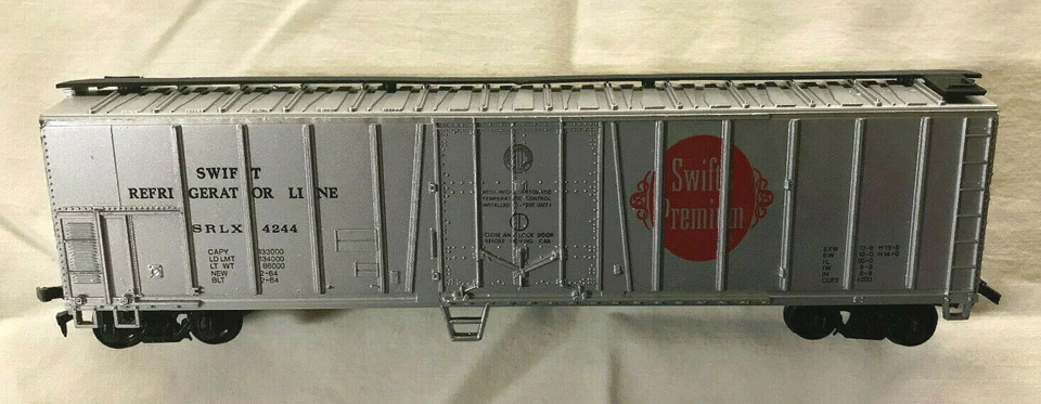 BACHMANN HO - Box Car - Swift - Image 1 of 1