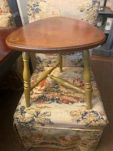 VTG L. Hitchcock 3-Leg Stool Rare Triangular Top Stenciled Maple Yellow Legs - Picture 1 of 9