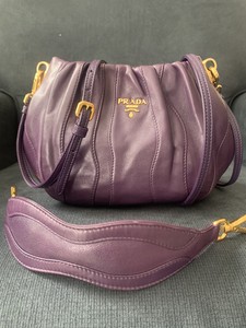 prada violet bolsa