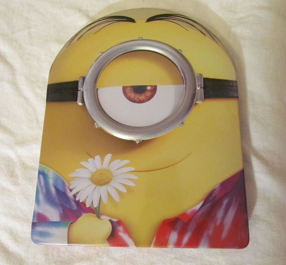 Minions - Target Steelbook DVD & Blu Ray- Very Good includes bonus disc - Image 1 of 1