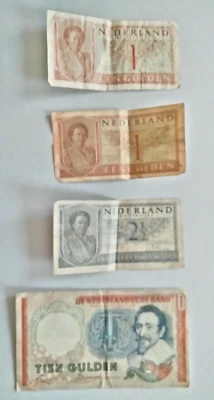 Moneda de los Países Bajos, 4 billetes, 2X 1, 1 X 2 1/2 y 1 X 10 florines Foto 1 de 2