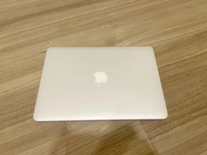 Apple MacBook Pro 13.3 in 2015 i5 5th Gen. 2.70 GHz, 128 GB - BUNDLE - Zdjęcie 1 z 7