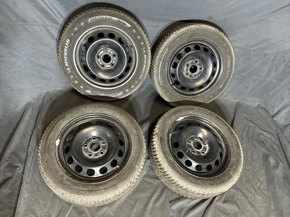 Original VW Golf 7 Sportsvan Seat Leon   Winterräder 205/55/R16 91H 5Q0601027Q - Bild 1 von 4