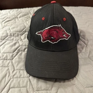 Arkansas Razorbacks Black Adjustable Strapback Hat Captivating HeadGear - Picture 1 of 9