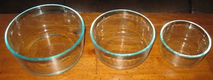 Pyrex Set Of 3 Nesting Glass Mixing Bowls 1.75 Qt, 1 Qt, 2 Cups vguc - Picture 1 of 4