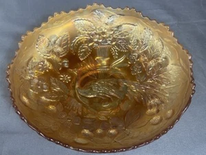 VINTAGE CARNIVAL FANTASTIC FENTON MARIGOLD PEACOCK AT THE URN ICE CREAM BOWL - Picture 1 of 7