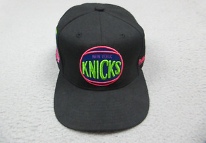 New York Knicks Hat Cap Fitted Mens 7 1/8 Black Pink HWC NBA Basketball Men