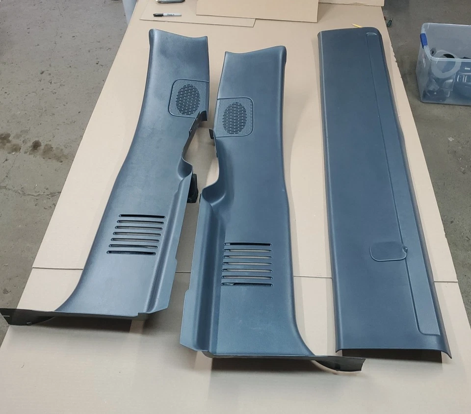 Juego de panel de anclaje trasero grafito con moldura de pilar B cabina regular Chevy Silverado 99-02 Foto 1 de 4