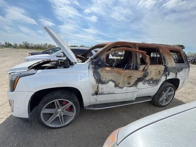 ENGINE FUSE BOX 2015-2020 CADILLAC ESCALADE - Изображение 1 из 4