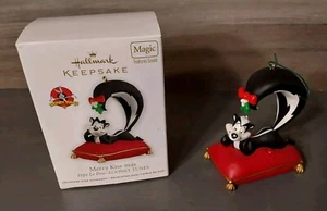 2012 Hallmark Keepsake Ornament Pepe Le Pew Merry Kiss-mas Looney Tunes w/Sound - Picture 1 of 4