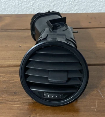 2012-2019 Volkswagen Beetle passageiro lateral A/C painel de ar térmico ventilação acabamento preto fabricante de equipamento original - Imagem 1 de 4