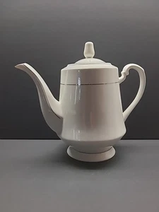 Tetera Royal Majestic Fine China Platina #8446 - Imagen 1 de 7