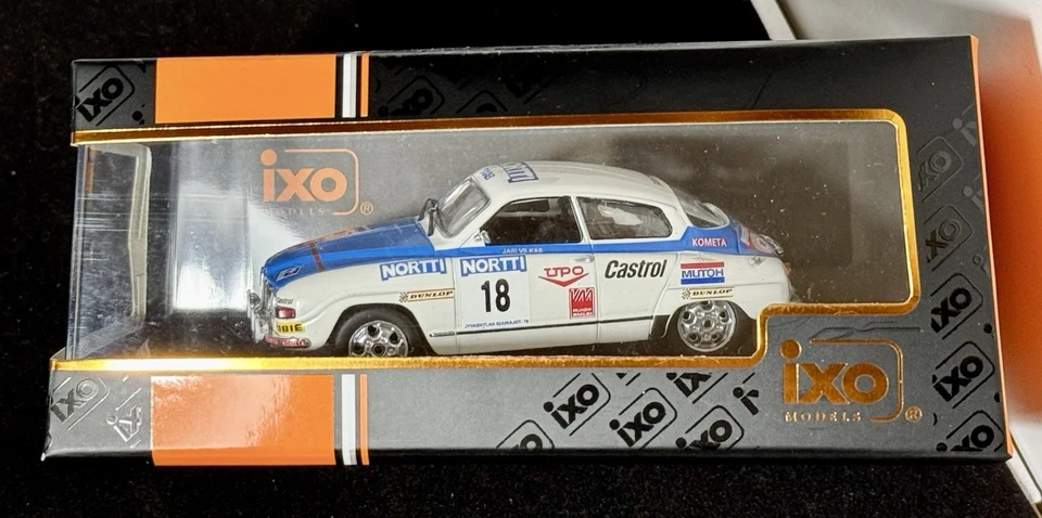 SAAB 96 V4 #5 RALLY 1000 LAKES 1976 S.LAMPINEN-J.MARKKANEN IXO RAC378A 1:43 - Immagine 1 di 4