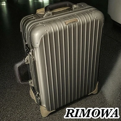 Mala de transporte Rimowa Topas 32L dourada 2 rodas - Imagem 1 de 4