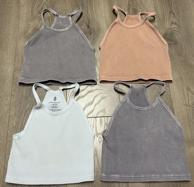 Lote de 4 Tanques Activos Free People Movement Happiness Runs Long Crop XS/S Foto 1 de 4