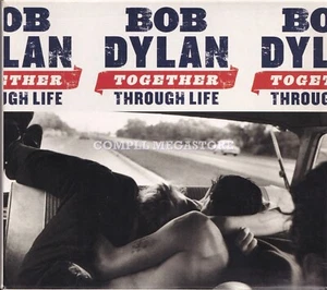 BOB DYLAN - TOGETHER THROUGH LIFE /2CD & DVD SET w/ COLLECTIBLE POSTER & STICKER - Bild 1 von 5