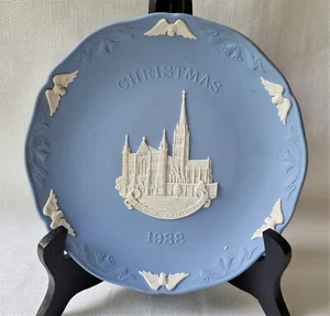 Vintage WEDGWOOD Blue Jasperware Christmas Plate Salisbury Cathedral 1988 - Picture 1 of 7