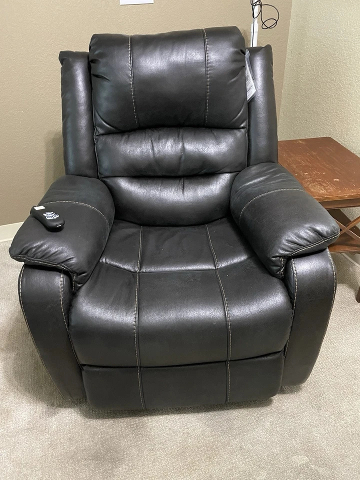 SILLA ELEVADORA RECLINABLE, MANDO A DISTANCIA MANUAL ELÉCTRICO, APENAS USADA. CUERO PU, FELPA Foto 1 de 4