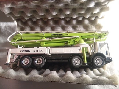 CO66123-0 - MAN with Schwing S45-SX Concrete Pump - Image 1 of 4