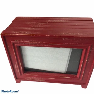 Caja de fotos de pintura de tiza roja de granero de cerámica envejecida con varillas de fotos colgantes 8x6,5x4 - Imagen 1 de 5