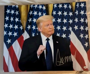 Präsident Donald J. Trump 16" x 20" handsigniertes Foto mit Echtheitszertifikat - Bild 1 von 9