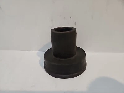 Isolador Internacional 479237C1 - Imagem 1 de 3