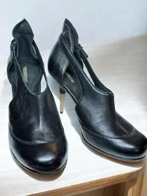 DIESEL Italian designer sexy genuine leather booties pumps Women’s Size 9 EUC - Image 1 of 4