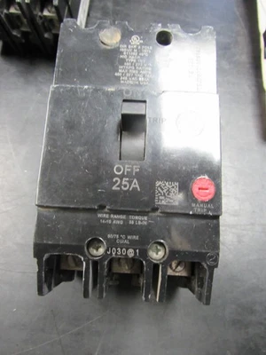 GE TEY325 25AMP, 3P, 480/277V CIRCUIT BREAKER - Image 1 of 4