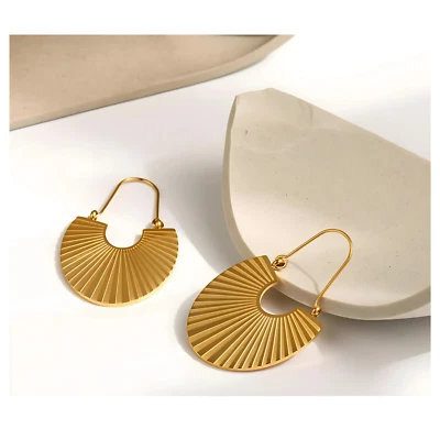 Pendientes de abanico de lujo de oro de 18 quilates sin deslustre con borla colgante perno abatible minimalista Foto 1 de 4