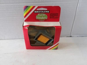 Gran Bretaña granja, remolque pequeño 1,32, 3 pacas heno nuevo en caja, ex stock de tienda - Imagen 1 de 4