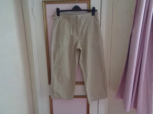 MARKS & SPENCER CROPPED TROUSERS 2 POCKETS BUTTON ZIP WAIST 32"~~23"L~~BNWOT - Picture 1 of 6