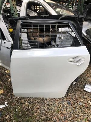 Оригинальный белый корпус задней двери со стороны водителя для TOYOTA PRIUS V 2012–2018 годов выпуска - Изображение 1 из 2