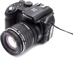 USED  Fujifilm FinePix  S9000 DSLR Camera - Black FREESHIPPING - Picture 1 of 1