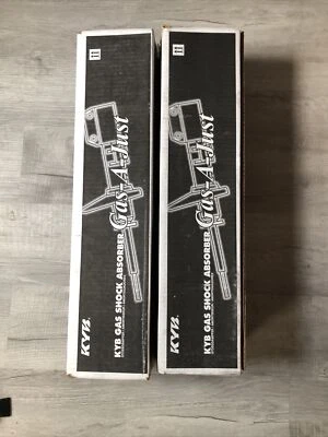 Juego de 2 suspensión delantera Strut-Gas-a-just KYB 551608 para Cadillac SRX 2004 Foto 1 de 2