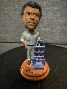 The Office Rare Darryl Bobblehead Signed By Craig Robinson - Picture 1 of 9