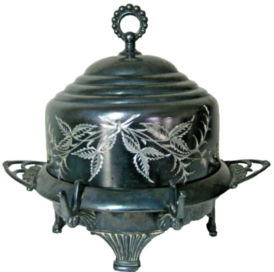 Antiguo plato de mantequilla James W. Tufts cuádruple plateado tapa abovedada grabado floral 2047 Foto 1 de 4