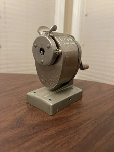 Vintage Boston Vacuum Mount Self Feeder Metal Pencil Sharpener Hand Crank 1 Hole - Picture 1 of 14