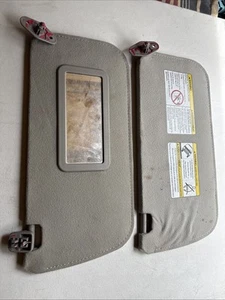 2000-2004 Nissan Xterra Driver Passenger Sun Visor Light Gray 15 in - Picture 1 of 6