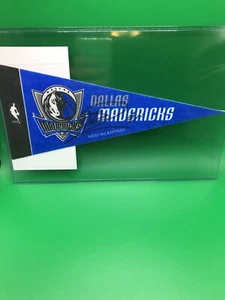 Dirk Nowitzki Signed Dallas Mavericks Mini Pennant Auto JSA Certified Authentic - Picture 1 of 2