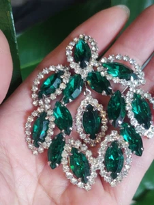 Vintage WEISS Signed Emerald Clear Marquise Halo Rhinestone Layered Leaf Brooch - Picture 1 of 7