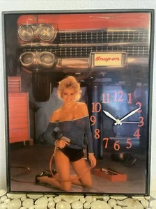 Vintage Druckknopfwerkzeuge Pin Up Modell #20 Garage Mechaniker Shop Uhr 80er 16x20"" - Bild 1 von 12