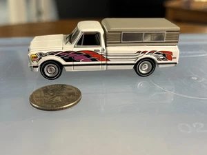 Greenlight 1972 Chevrolet C-10 with Camper Top - Picture 1 of 9