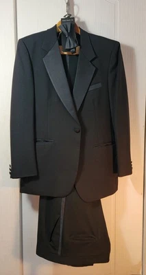 PRECIOSO ESMOQUIN LANVIN OF PARIS NEIMAN MARCUS PARA HOMBRE 40R 36x31 EXCELENTE ESTADO Foto 1 de 4