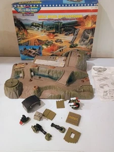 Micro Machines Galoob Wolf Ridge Battleground 1998 - Picture 1 of 10