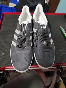 Adidas Originales Gazelle Gris Gris Blanco Dorado BB5480 Hombre 9 - Imagen 1 de 6