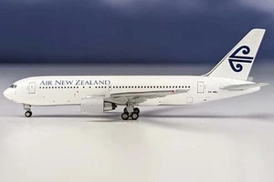 AC411214 AeroClassics 767-200ER 1/400 Model ZK-NBJ Air New Zealand - Picture 1 of 1