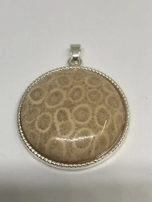 Colgante de coral fósil de plata de ley 925 hecho a mano redondo joyería de piedra natural Foto 1 de 4