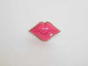Signed Betsey Johnson First Date Pink and Gold Lips Ring Rare- Size 7.5 - Picture 1 of 10
