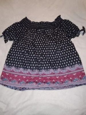 Blusa Campesina Bobbie Brooks Negra y Roja Estampado Bufanda Damas Top Talla Grande 1X Foto 1 de 3